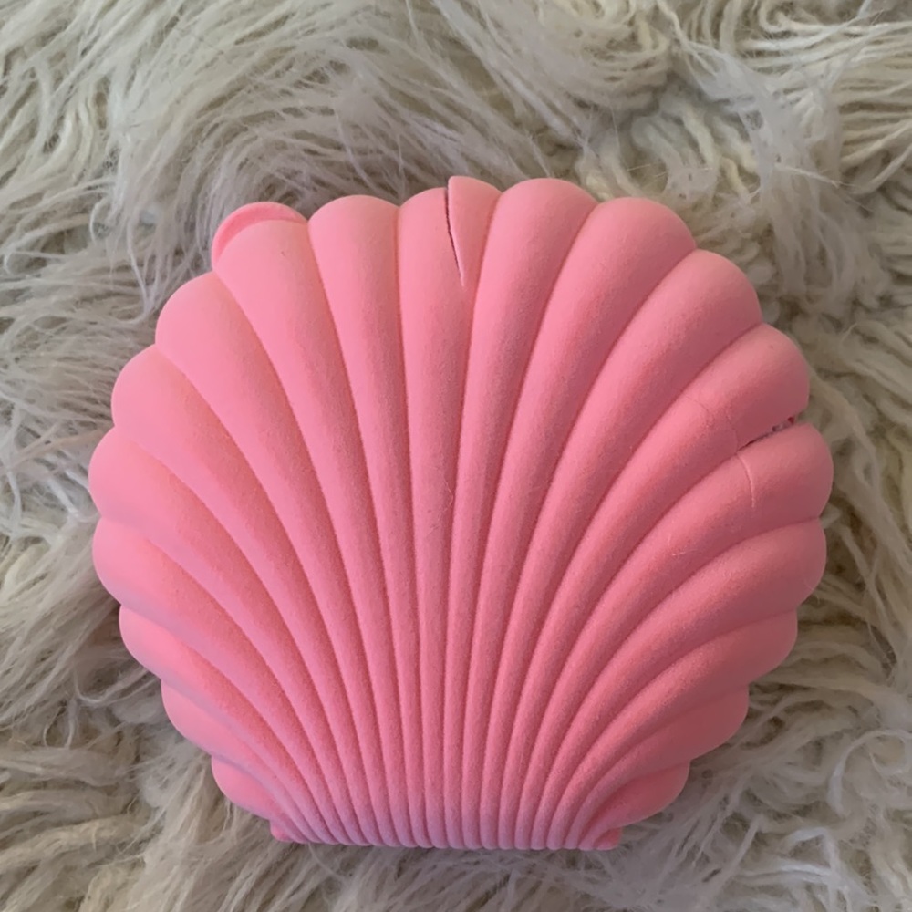 Pink seashell jewelry box